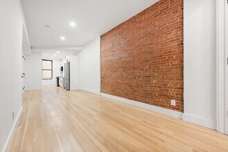 425 Amsterdam Ave, Unit 2SA in New York, NY - Foto de edificio - Building Photo