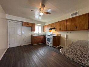 511 San Emidio St in Taft, CA - Foto de edificio - Building Photo