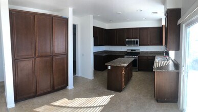 845 Finnegan Way in Perris, CA - Building Photo - Building Photo