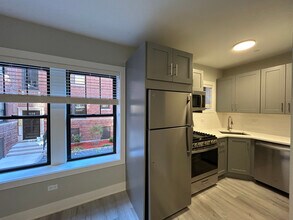 1131 Oak Ave, Unit 1137-1W in Evanston, IL - Building Photo - Building Photo