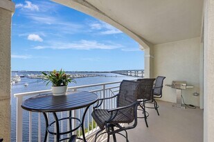 775 NW Flagler Ave, Unit 401 in Stuart, FL - Building Photo