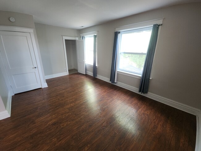 5036 Chippewa St, Unit 2nd floor in St. Louis, MO - Building Photo - Building Photo