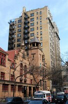 233 W 77th St in New York, NY - Building Photo