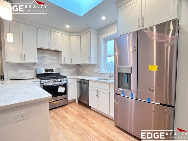 26 Snow St, Unit 4 in Boston, MA - Foto de edificio - Building Photo