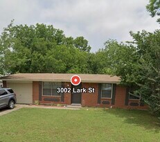 3002 Lark St in Greenville, TX - Building Photo