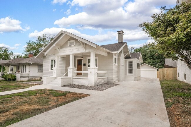 1061 S Roanoke Ave in Springfield, MO - Building Photo - Building Photo