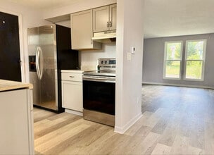 1381 Firethorne Dr in Mason, OH - Foto de edificio - Building Photo