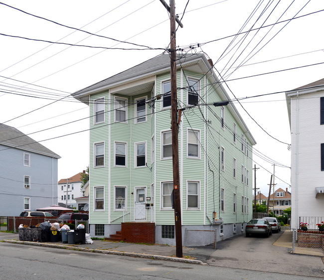 67 Hathaway St in New Bedford, MA - Building Photo - Building Photo