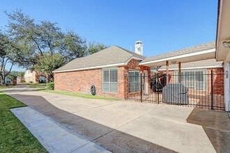 3507 Shadow Bluff Ct in Houston, TX - Building Photo - Building Photo