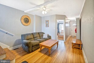 726 Indiana Ave in Trenton, NJ - Building Photo