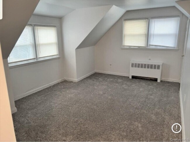 109 Schenck Blvd in Floral Park, NY - Building Photo - Building Photo