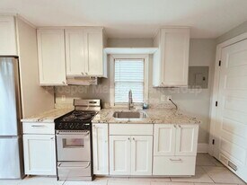 70 Radcliffe St in Charleston, SC - Building Photo