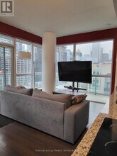 352 Front St W in Toronto, ON - Building Photo - Building Photo