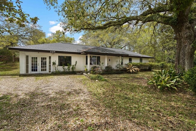 property at 2205 Robin St