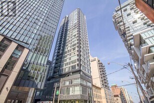 68 Shuter St in Toronto, ON - Building Photo