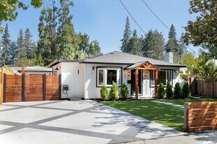 381 McKendry Dr in Menlo Park, CA - Building Photo