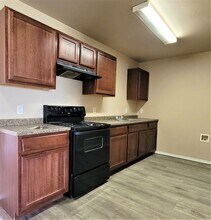 105 E 74th St in Lubbock, TX - Building Photo - Building Photo