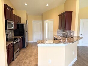 213 SW Starfish Ave in Port St. Lucie, FL - Building Photo - Building Photo