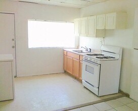 915 Maple Terrace in Darby, PA - Building Photo - Building Photo