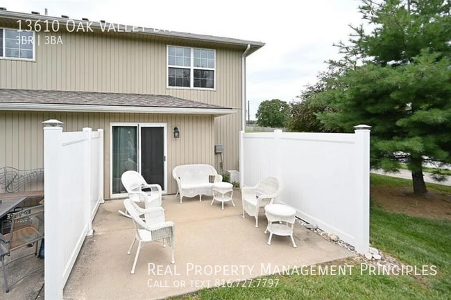 13610 Oak Valley Dr in Platte City, MO - Building Photo - Building Photo