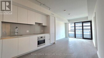 4015 The Exchange in Mississauga, ON - Building Photo