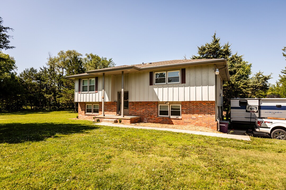 3409 Cedar Ln in Milford, KS - Building Photo