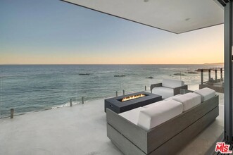 24864 Malibu Rd in Malibu, CA - Foto de edificio - Building Photo