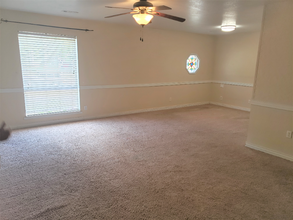 374 Ridgecrest Dr in Orem, UT - Foto de edificio - Building Photo