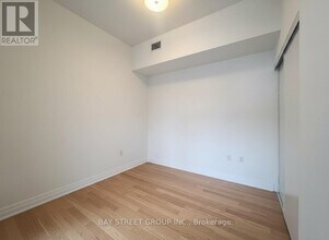 8 The Esplanade in Toronto, ON - Building Photo - Building Photo