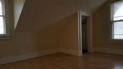 729 Dawson St in Waterloo, IA - Building Photo - Building Photo