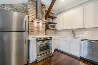 832 Lafayette St-Unit -3A in New Orleans, LA - Building Photo - Building Photo