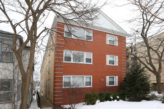 2145 Ridge Ave in Evanston, IL - Foto de edificio - Building Photo