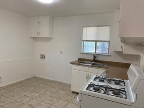 1811 W Sanford St in Arlington, TX - Building Photo - Building Photo