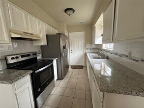 7415 Mesones Dr in Houston, TX - Building Photo - Building Photo