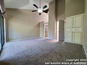 11815 Vance Jackson Rd in San Antonio, TX - Building Photo - Building Photo