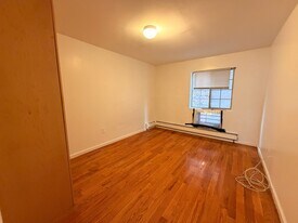 600 Thwaites Pl in Bronx, NY - Building Photo