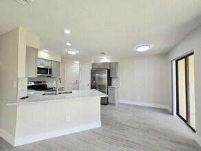 7170 Golden Eagle Ct in Ft. Myers, FL - Building Photo - Building Photo