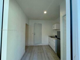 9966 SW 157th St in Miami, FL - Building Photo