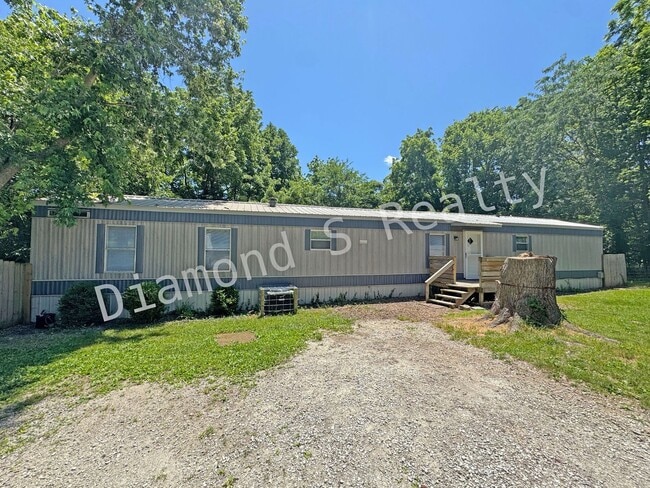 property at 1618 E Farm Rd 92