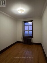 21 Castle Knock Rd in Toronto, ON - Building Photo - Building Photo