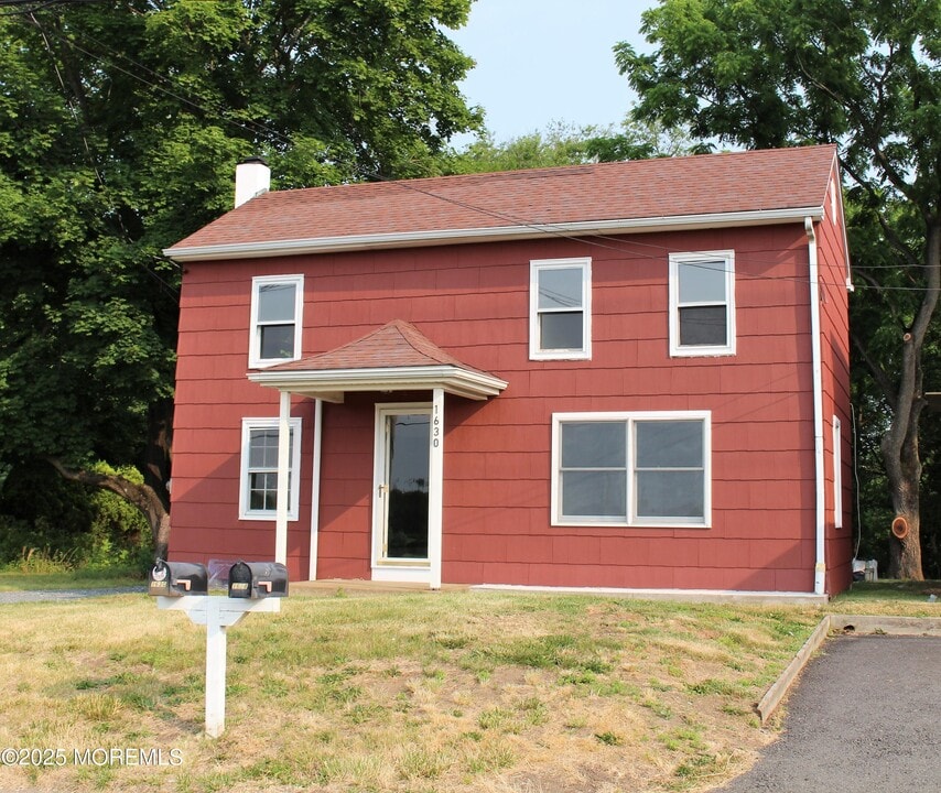 1630 Old York Rd in Robbinsville, NJ - Building Photo