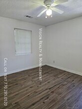 1070 Ollie Cir NW in Atlanta, GA - Building Photo - Building Photo