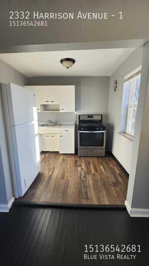 2332 Harrison Ave in Cincinnati, OH - Building Photo - Building Photo