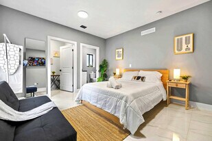 1540 NW 46th St in Miami, FL - Building Photo