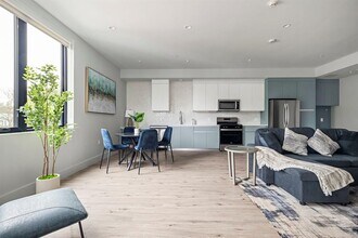 5515 Humming Bird Ln in Austin, TX - Building Photo - Building Photo