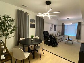 2943 N Gresham Ave in Chicago, IL - Building Photo - Building Photo