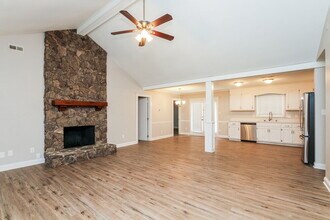 105 Interlaken Pl in Huntersville, NC - Foto de edificio - Building Photo