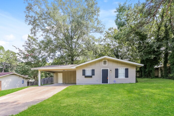 5914 Medallion Dr in Jackson, MS - Building Photo