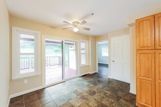 105 Hampton Rd in Martinez, CA - Building Photo - Building Photo