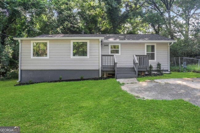 property at 2466 Old Hapeville Rd SW